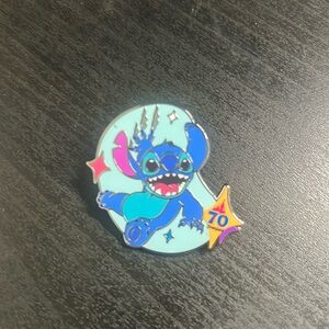Disney Mystery Pin Disneyland Resort 70th Anniversary - Stitch
